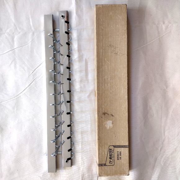 Vintage TY-Master automatic tie rack Chrome necktie holder - Picture 3 of 10
